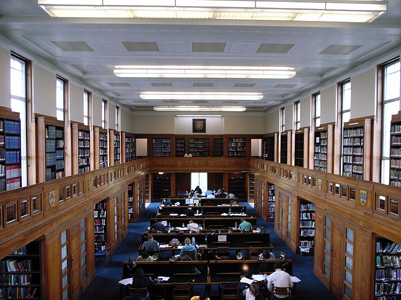 https://upload.wikimedia.org/wikipedia/commons/thumb/f/f1/Senate_House_Library%2C_University_of_London.jpg/800px-Senate_House_Library%2C_University_of_London.jpg