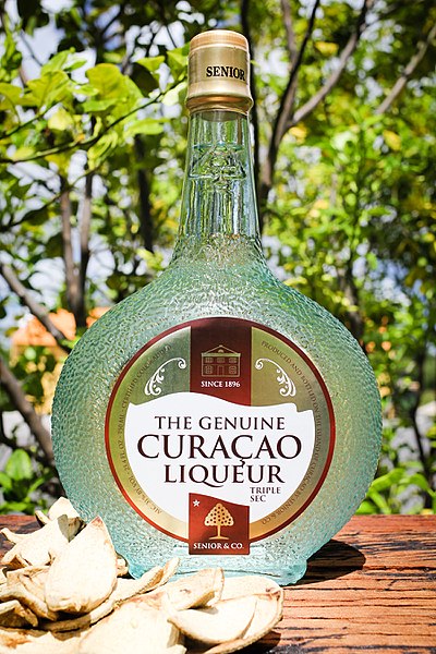 File:Senior-Curacao-Triple-Sec.jpg