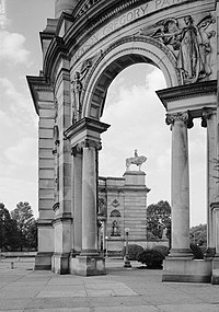 Smith Memorial Arch, West Fairmount Park, Philadelphia (1898-1912). Looking north, through south archway. Smith Memorial Looking Thru South Arch (cropped).jpg