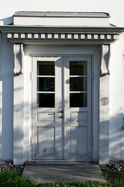 File:Sofienlund 2011 back entrance.jpg