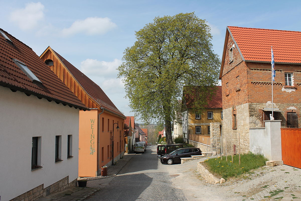 Bad village. БАД-Зульца. БАД Зульца Германия. БАД Зульца Германия что интересного. Деревня Бада.