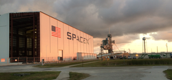SpaceX KSC LC-39A hangar progress, June 2015 (18039170043).png