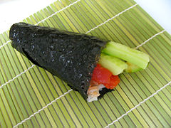 Western spicy tuna hand roll (スパイシーツナロール)