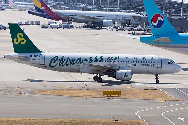 Spring Airlines Airbus A320-214 at Kansai Airport