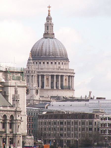 صورة:St-Pauls Cathedral 1 db.jpg