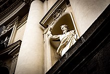 Statua di San Paolo, particolare della facciata della Basilica di Sant'Alfonso Maria de' Liguori
