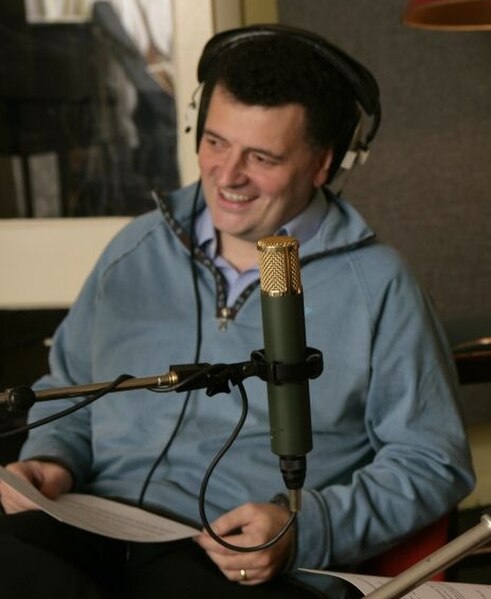 Moffat records DVD commentary for Joking Apart (2006)