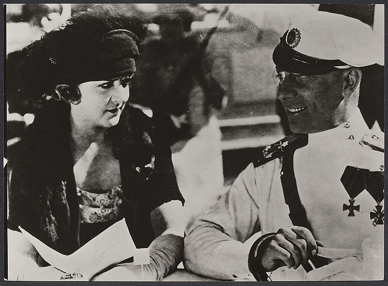 File:Still from Erich von Stroheim - film Foolish Wives - 1922 - Universal - EYE FOT1415.jpg