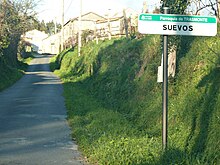 Road sign at the village of Suevos, Ames (Galicia). Suevos.JPG