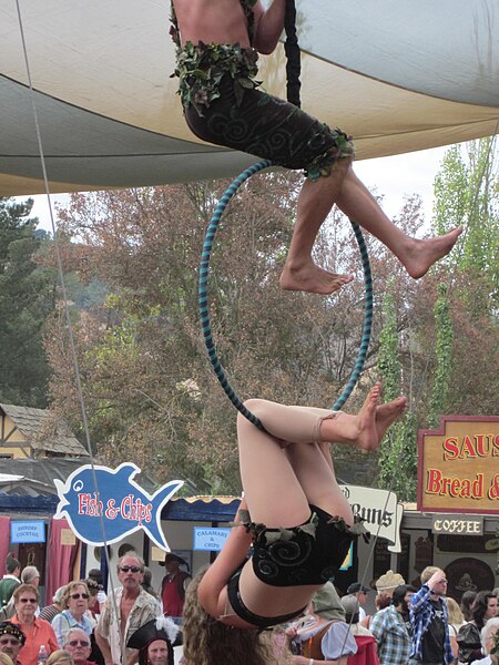 File:Suspended Reality at Norcal Ren Faire 2010-09-19 88.JPG