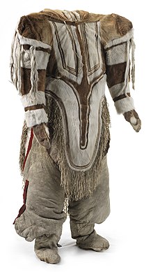 Caribou skin parka from Nunavut with hood for carrying a baby Toj til kvinde fra Rensdyr-inuit i arktisk Canada - Woman's clothing from Caribou Inuit in Arctic Canada (15307253096).jpg