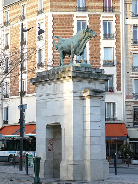 File:Taureau Parc Georges Brassens Paris.jpg