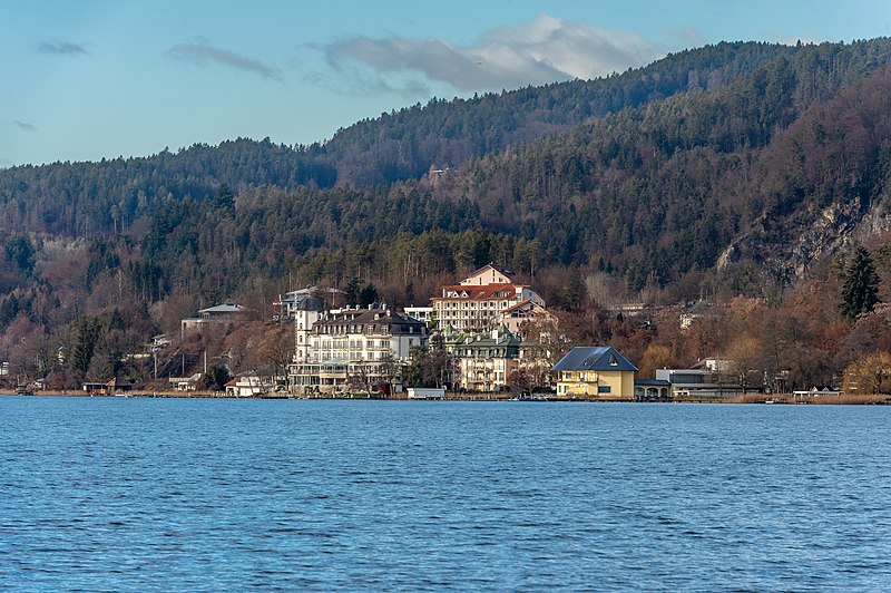 File:Techelsberg Töschling 1 Hotel Schloss Seefels SO-Ansicht 10012023 9704.jpg