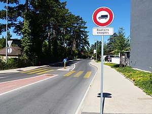 2.07 + Riverains exceptés, avenue Petit-Senn, Thônex (GE), 2018