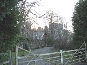 The front of Castell Bryn Bras - geograph.org.uk - 321216.jpg