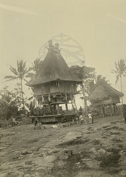 File:Tipo de fortificação indígena - Rosa Pina casa em Maluro, Lore I, municipio Lautém.jpg