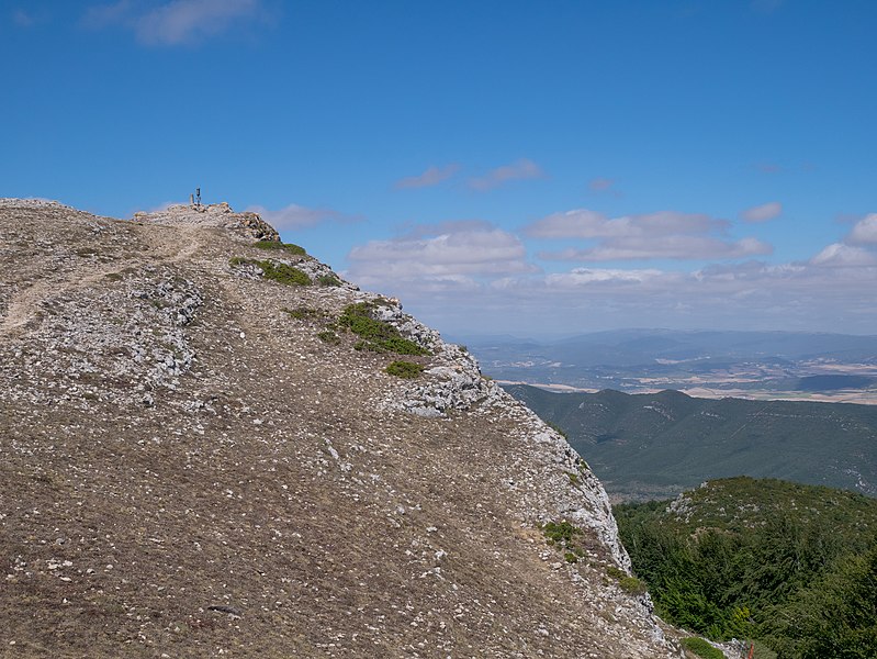 File:Toloño - Peña de las Doce 01.jpg