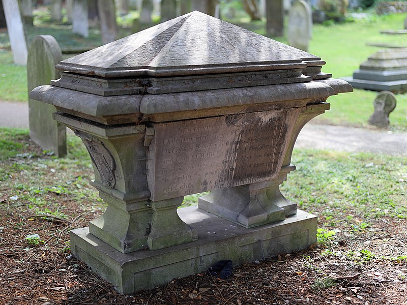 File:Tomb of Cecil Talbot in the churchyard of St Nicholas.jpg