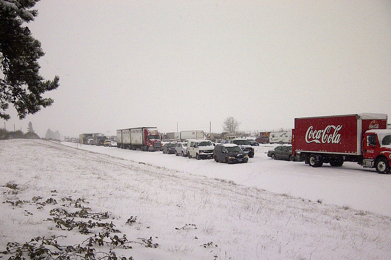 File:Traffic queue on I-5 in Albany (12350805095).jpg