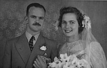 Wedding day photo of Hendrik Meiring and Annekie Theron Troudag 1950.jpg