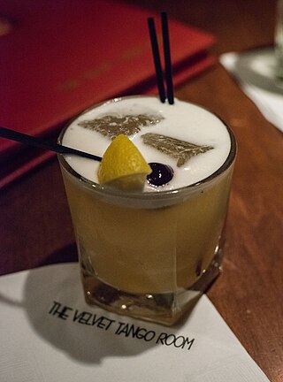 <span class="mw-page-title-main">Amaretto sour</span> Cocktail drink