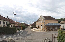 Vesaignes-sous-Lafauche Village.jpg