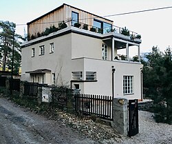 Funkcionalistická vila architekta Otto Kohna na Lázeňském vrchu ve Starých Splavech.