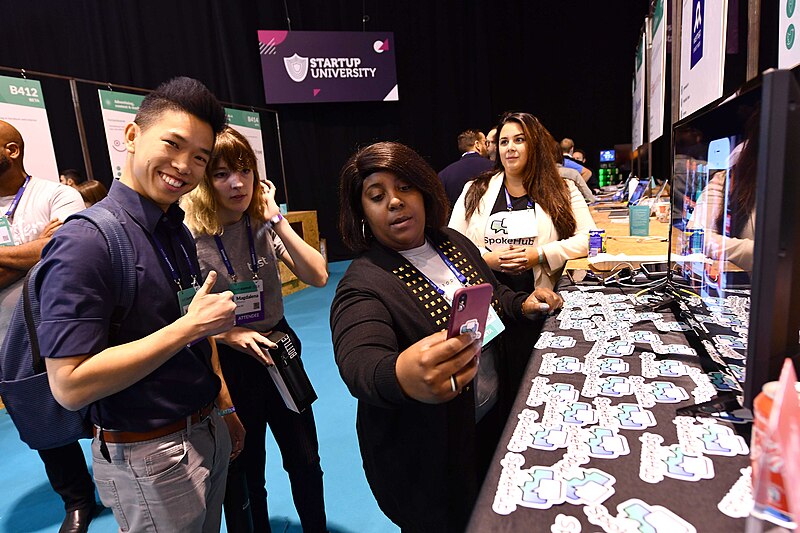 File:Web Summit 2018 - Beta Startup Booths - Day 1, November 6 SAM 9181 (43929406600).jpg