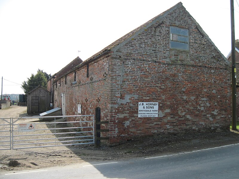 File:Whitedale Farm buildings (geograph 1807662).jpg