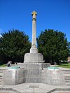 Winchester-Denkmal en face deqla cathédrale.jpg