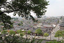 Hanok Village in Jeonju jeonjuhanogmaeul jeongyeong.JPG