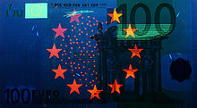 100 Euro Banknote unter UV-Licht (Vorderseite)