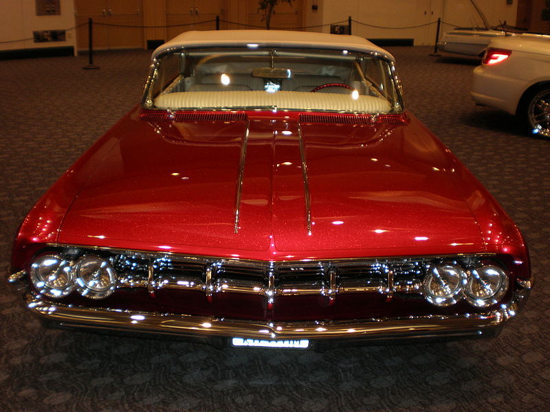 File:1961 red Oldsmobile Starfire front.JPG