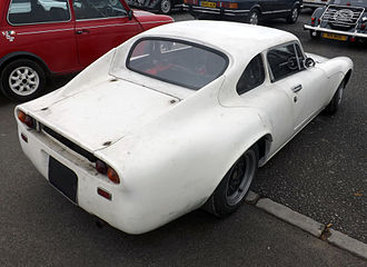 Rear view of a 1970 Davrian Mk. V 1970 Davrian Mk.V (white), rear right.jpg