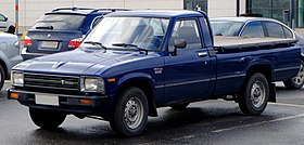 1983-1988 Toyota Hilux N40 in blue (2).JPG