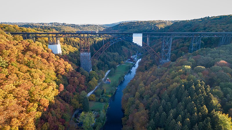 File:2018-10-14- Müngstener Brücke-0038.jpg