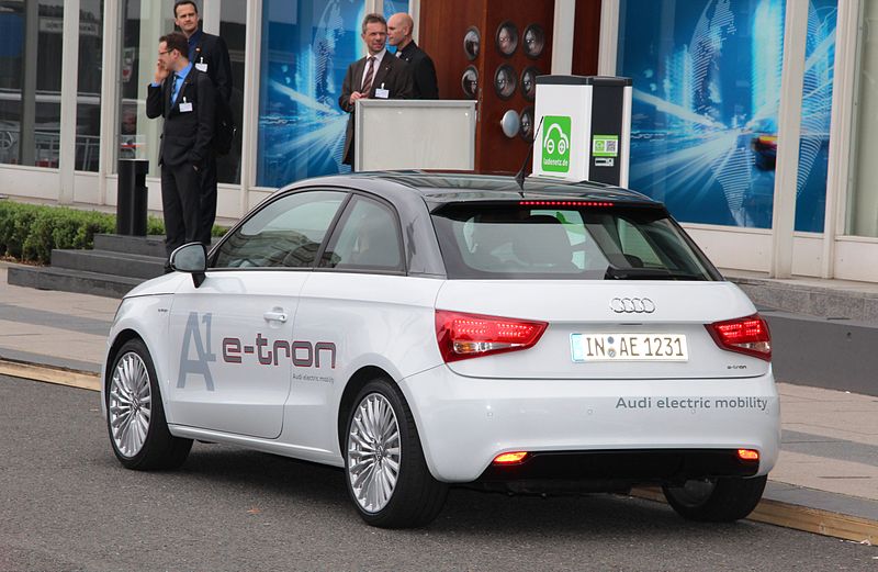 File:AUDI A1 e-tron.JPG