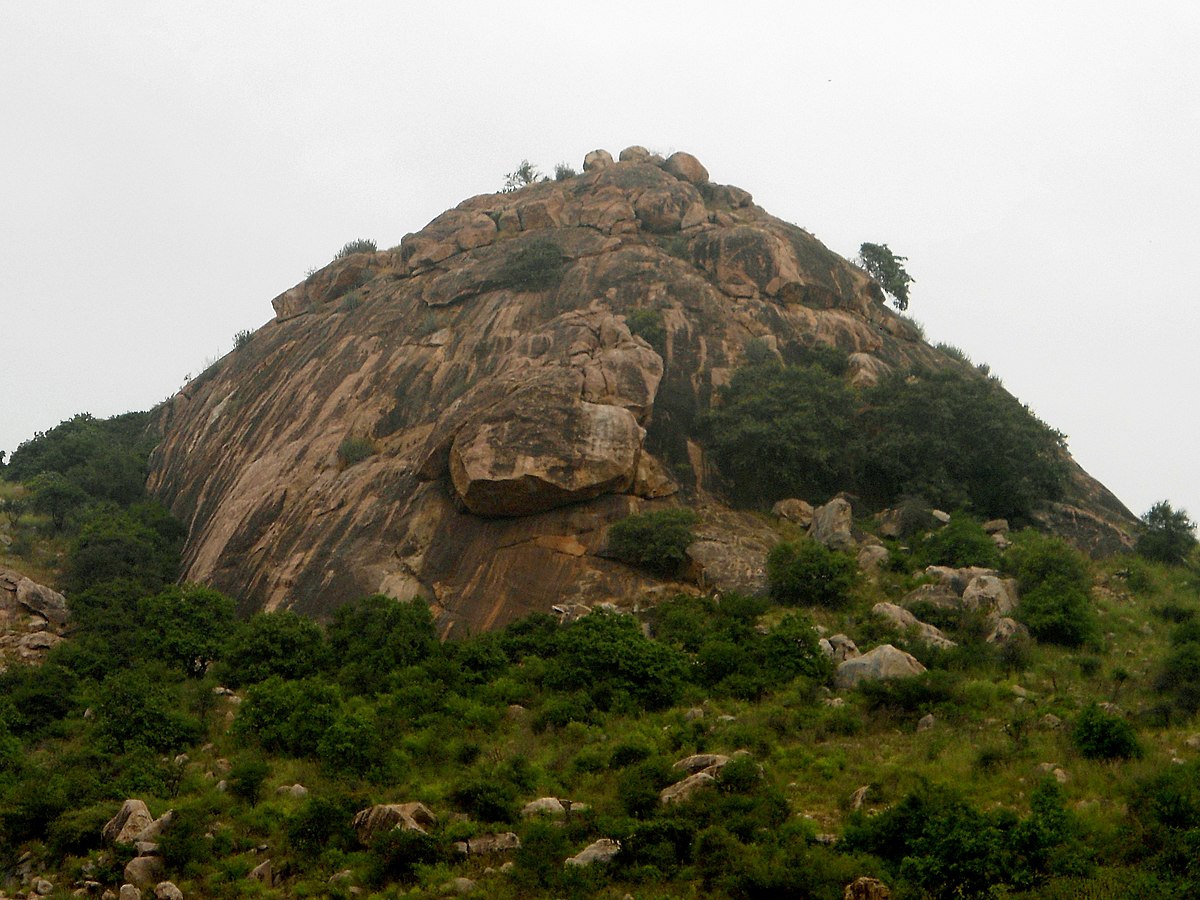 File:A Hillock at Mastyagiri village.JPG - Wikimedia Commons