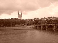 Le pont de verdun et la cathédrale