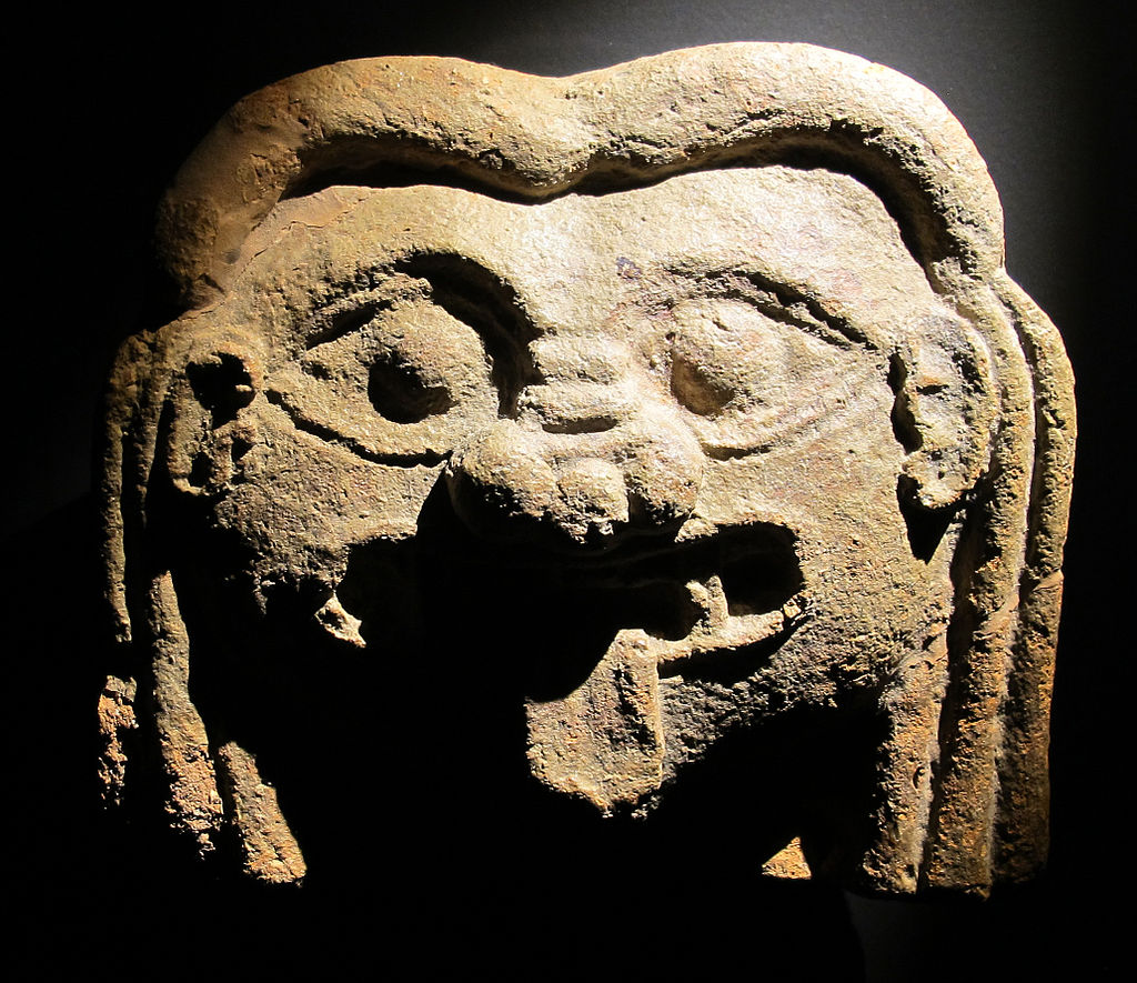 Antefissa con testa di Gorgone, VI secolo a.C., Antiquarium di Poggio Civitate, Museo Archeologico di Murlo