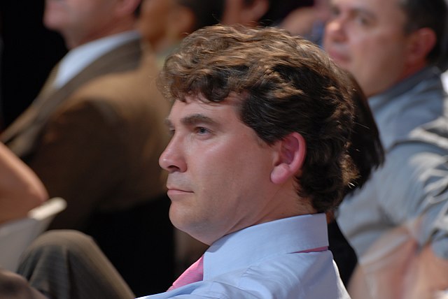 Arnaud Montebourg during a meeting by Ségolène Royal and José Luis Rodríguez Zapatero in Toulouse for the 2007 presidential election.