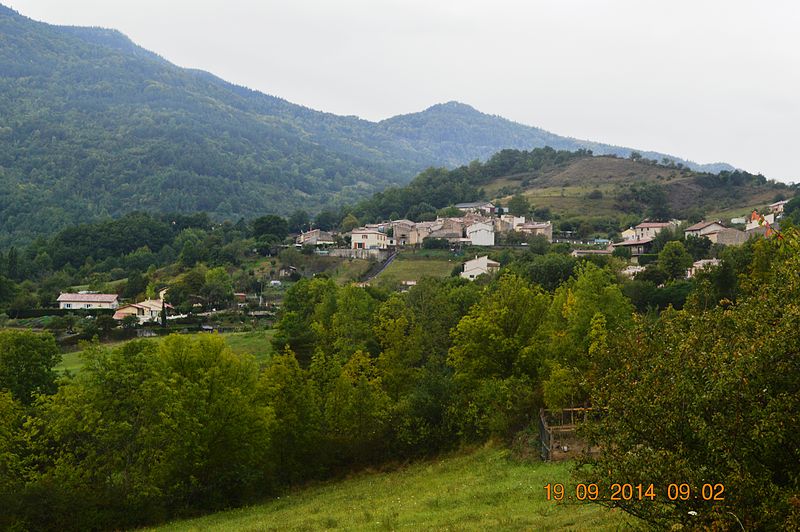 File:Artigues, Aude, General View.JPG