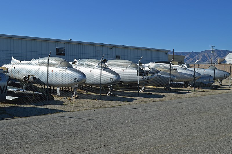 File:Atlas Impala row, Mojave, CA, USA. 29-2-2016 (27229793123).jpg