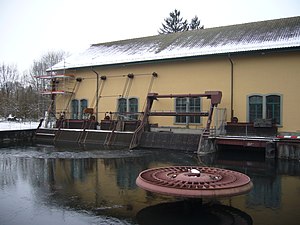 Power plant with headwater canal and Jonval turbine