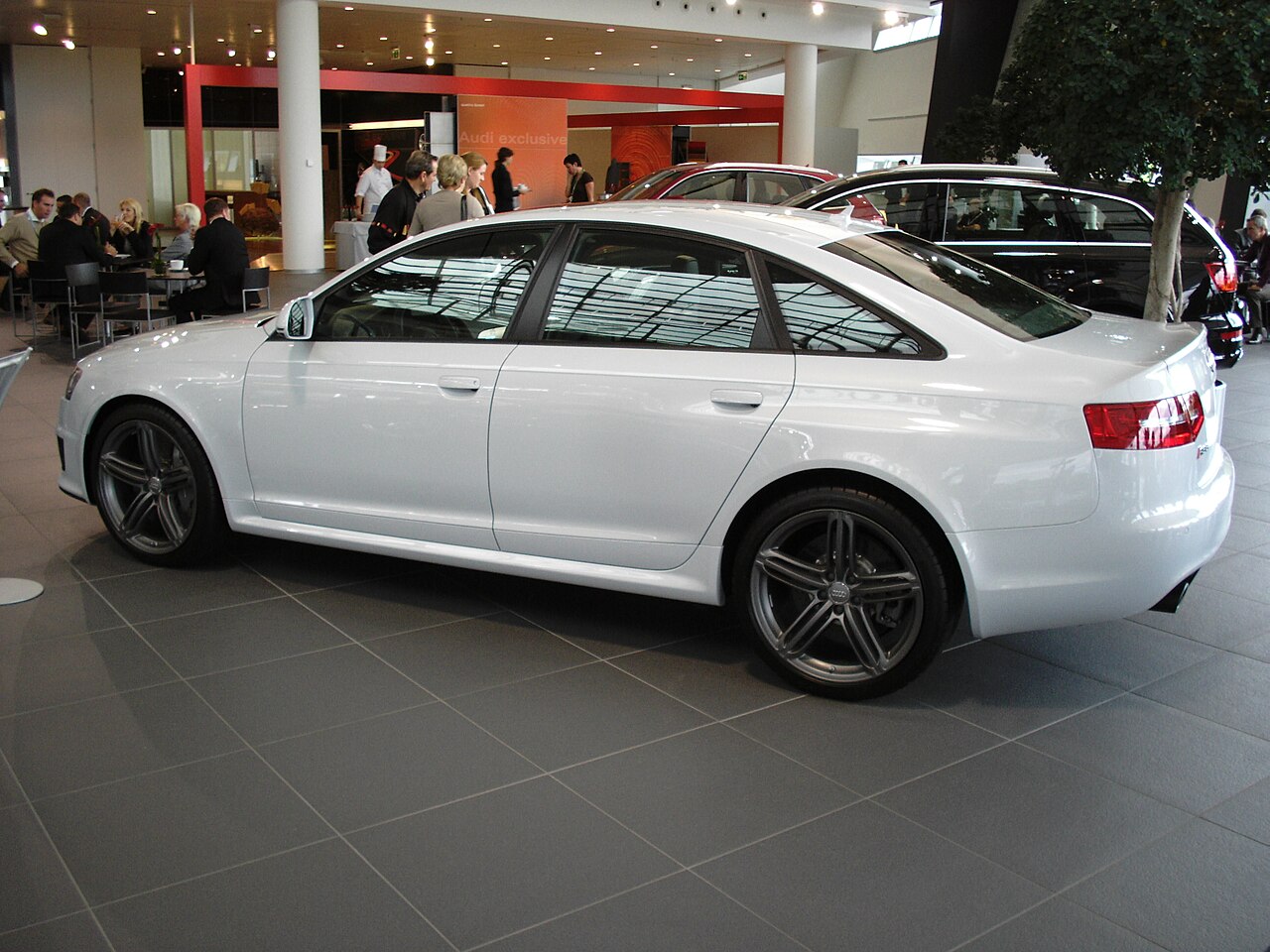 Image of Audi RS 6 side
