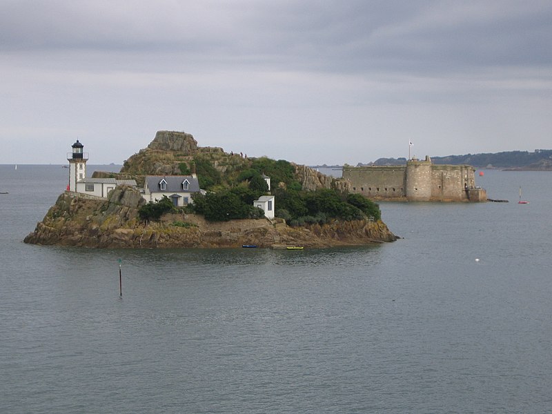 File:Baie de Morlaix - Ile Louët - château du Taureau-123.JPG