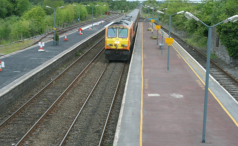 File:Ballybrophy Halt - geograph.org.uk - 1790936.jpg