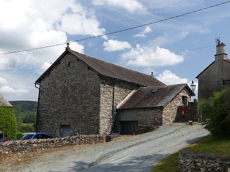 File:Barn next to Hodge Hill Hall, Cartmel Fell.jpg