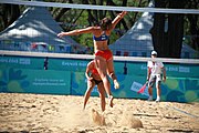 Deutsch: Beachvolleyball bei den Olympischen Jugendspielen 2018; Tag 8, 14. Oktober 2018; Mädchen, Achtelfinale – Bolivien-Puerto Rico 0:2 (18–21/18–21 ) English: Beach volleyball at the 2018 Summer Youth Olympics at 14 October 2018 – Girls Round of 16 – Bolivia-Puerto Rico 0:2 (18–21/18–21 )