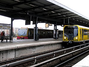 Bahnstrecke Berlin–Küstrin-Kietz Grenze: Geschichte, Strecke, Personenverkehr
